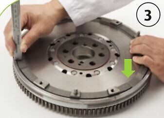 CONTROLLO DEL GIOCO RADIALE E ASSIALE PER I DMF VALEO